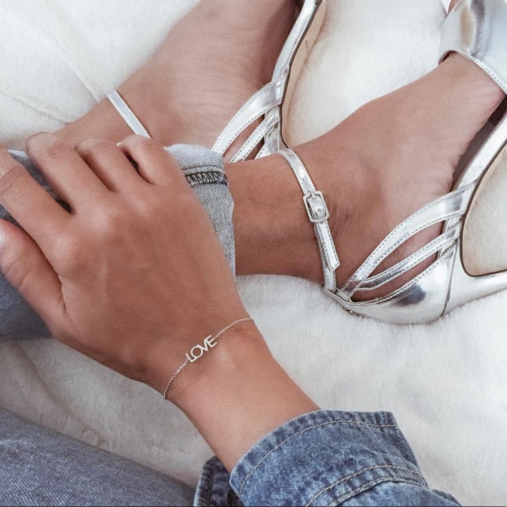 HP 🎉 “LOVE” bracelet